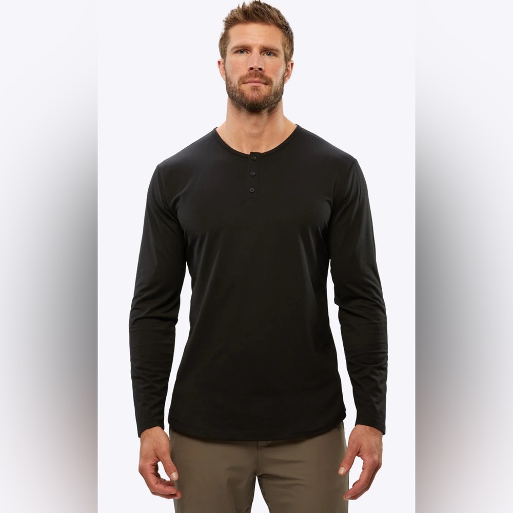 Cuts Henley Long Sleeve Curve Hem Shirt